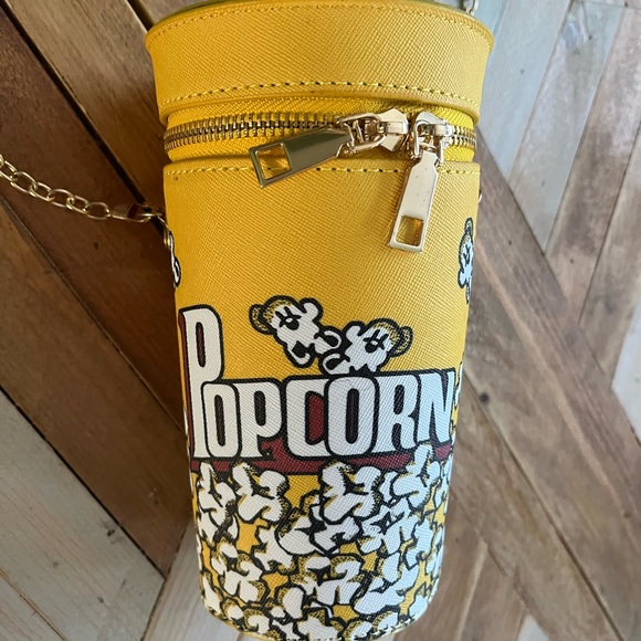 Popcorn Bucket Bag! 🍿 - Picture 2 of 4